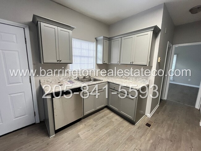 Building Photo - 4451 Englewood Rd