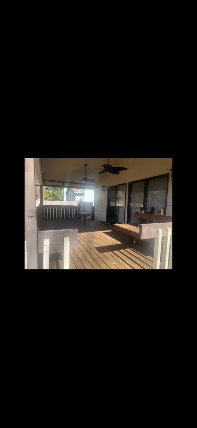 Foto del edificio - 1449 N Judith St