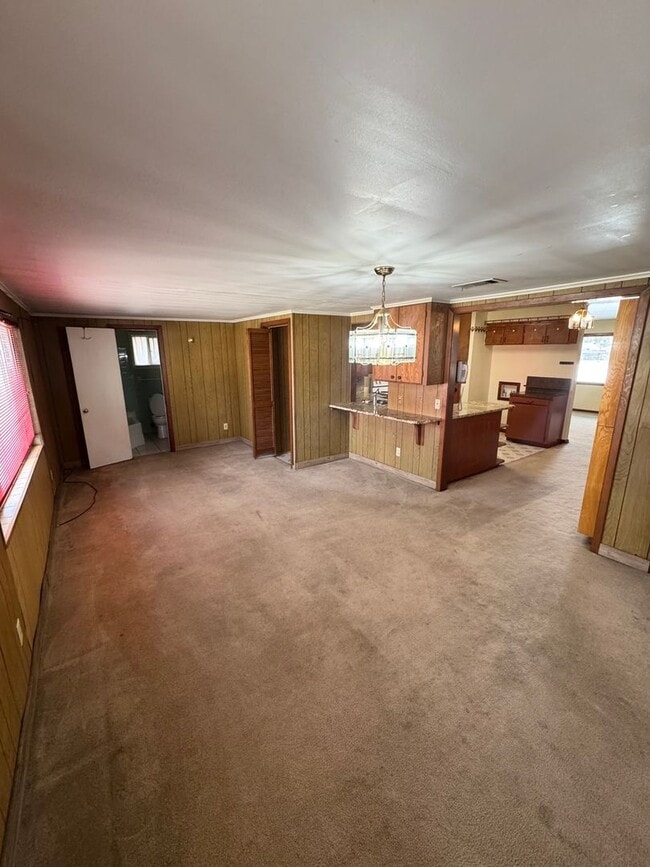 Building Photo - Old Greenacres!!