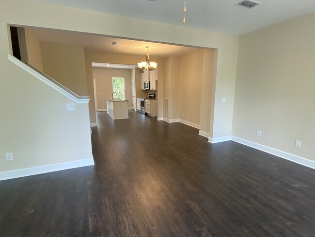 Foto del edificio - 1031 Avery Park Drive