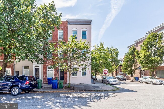 Building Photo - 2223 Essex St