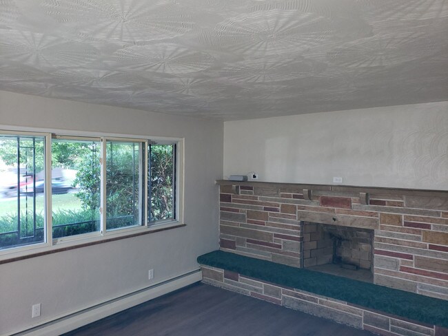 Building Photo - 262 N Duffy Rd