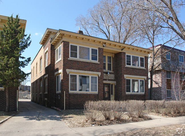 Building Photo - 2820 S Pleasant Ave