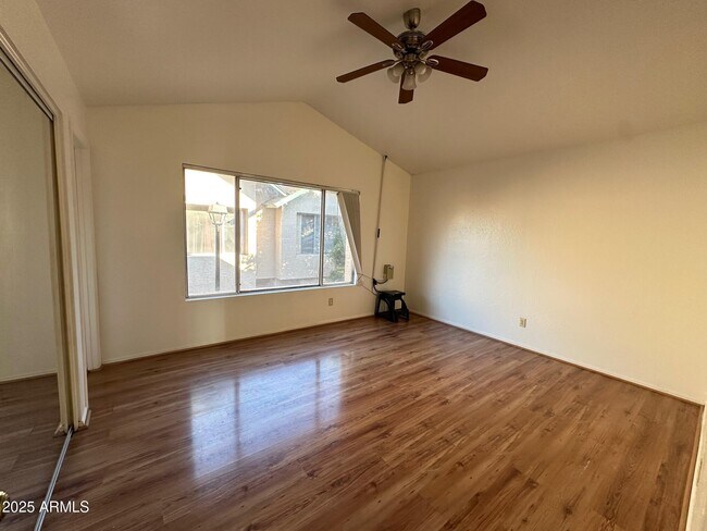 Foto del edificio - 4846 W Northern Ave