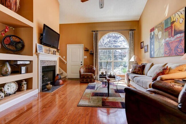 Foto del edificio - 8133 Faircrest Ln