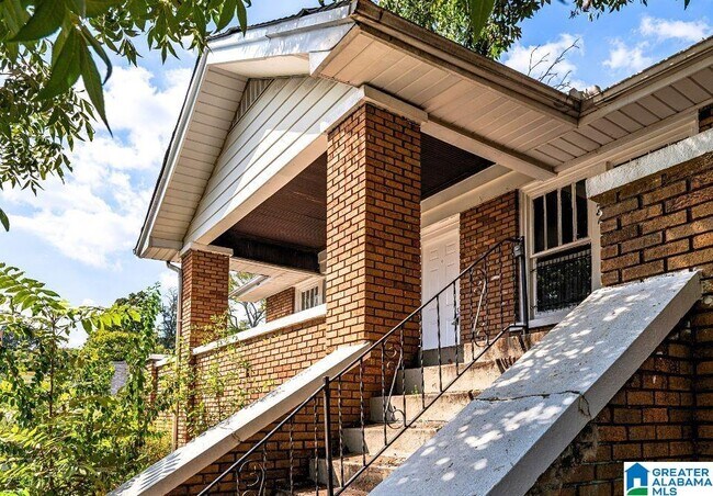 Foto del edificio - 2812 20th Place Ensley