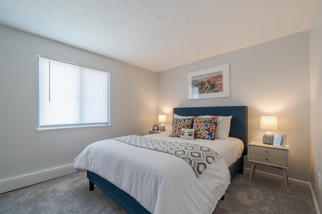Amplio dormitorio en Rosemont Square Apartments en Randolph, MA 02368 - Rosemont Square