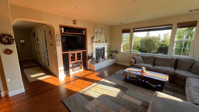 Family room with Fireplace - 297 Drummond Dr