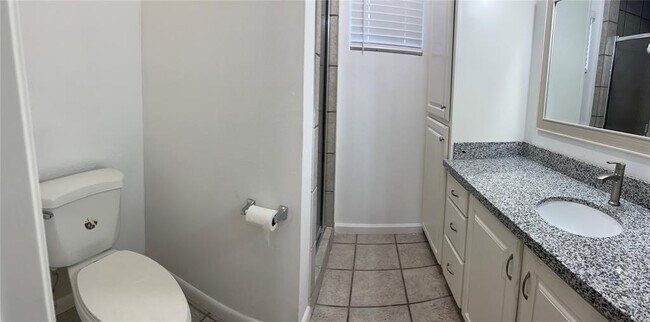 Foto del edificio - 10218 Oak Point Dr
