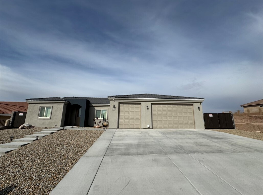 Foto principal - 3471 Sunglow Dr
