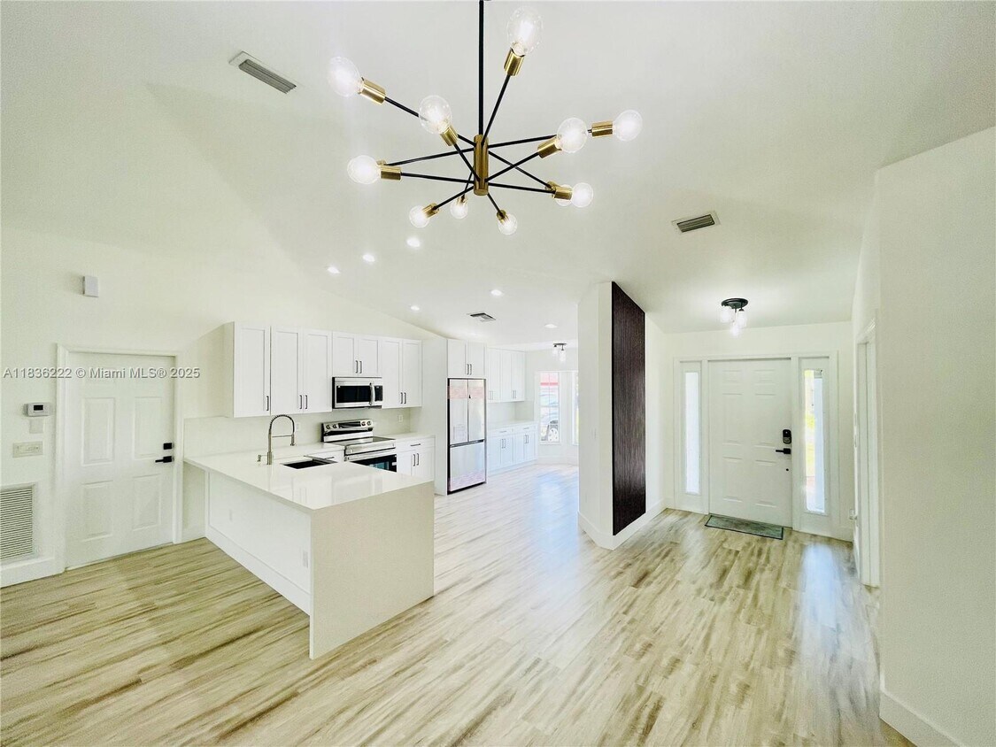 Foto principal - 272 SW Oakridge Dr