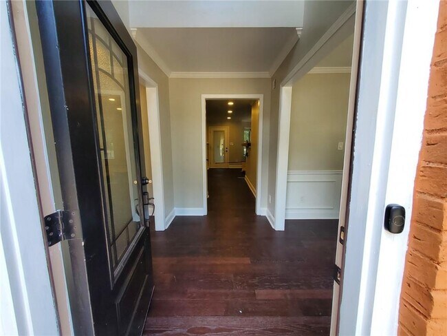 Foto del edificio - 4586 Duane Dr