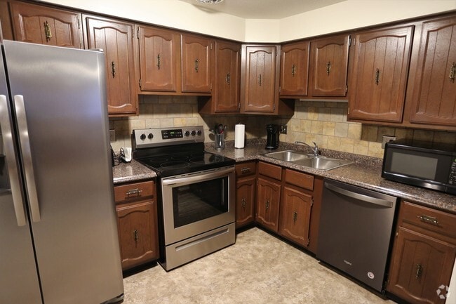 Cocina - Carriage Hill Apartments: A 55 and Better Community