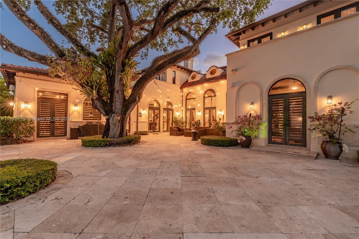 Foto principal - 9801 SW 60th Ct