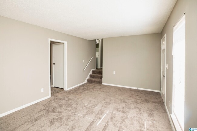 Building Photo - 5140 Hickory Dr NE