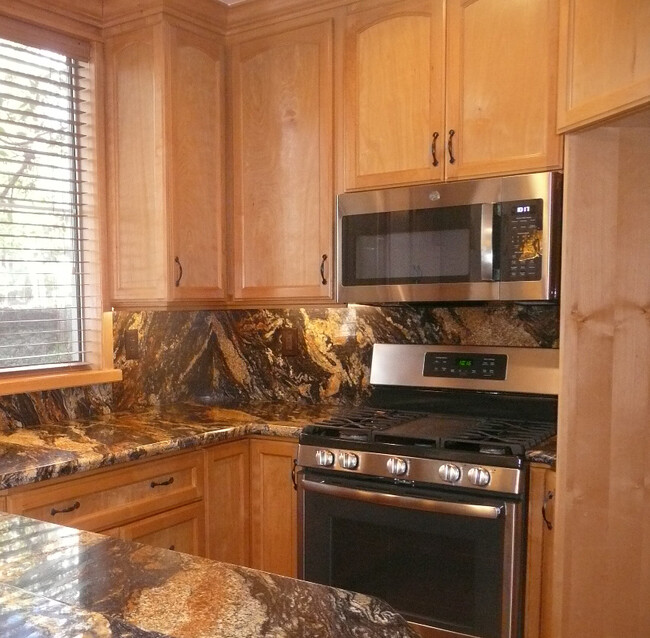 Building Photo - 2630 Dunstan Dr