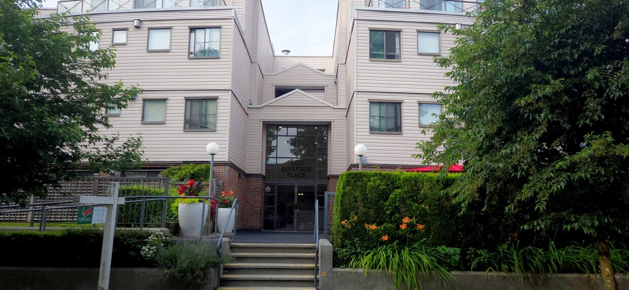 Primary Photo - 2357 Whyte Av