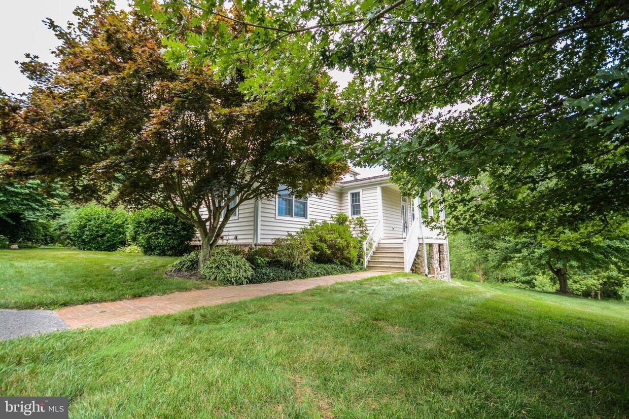 8711 Hawbottom Rd, Middletown, MD 21769 House for Rent in Middletown