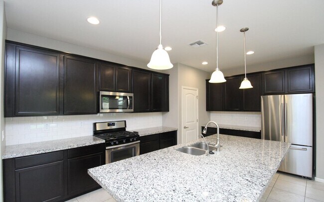 Foto del edificio - Stunning 3-bedroom, 3-bathroom home located in the heart of Peoria, AZ.