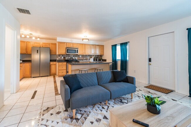 Building Photo - 505 Fillmore Ave