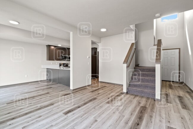 Building Photo - 14321 E 13th Ave