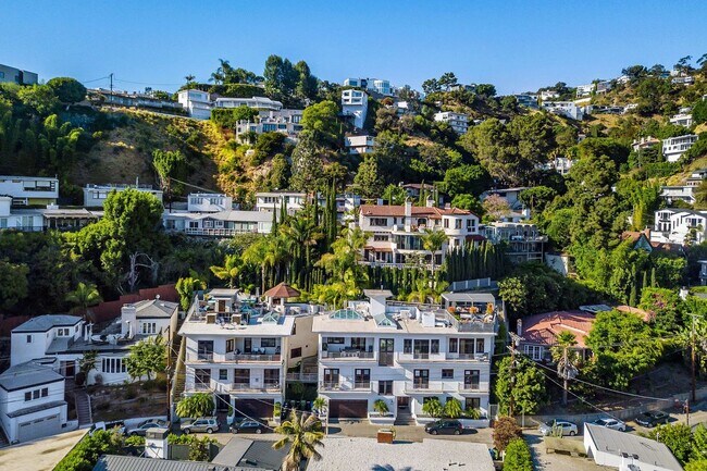 Foto del edificio - 8827 Evanview Dr