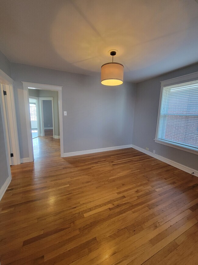 Comedor - 4938 Tholozan Ave