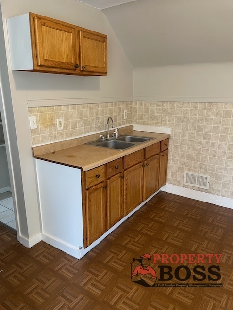 Foto principal - 1050 Moss St