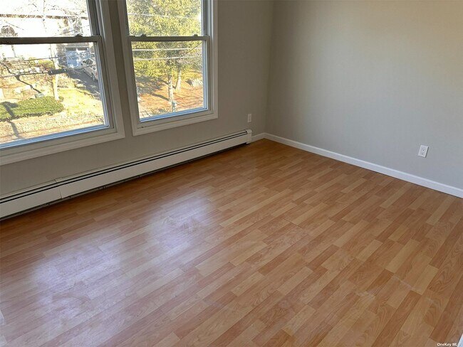 Building Photo - 78 Sunburst Dr