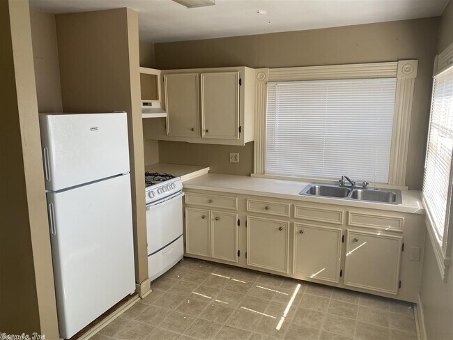 Foto del edificio - 307 E 7th St