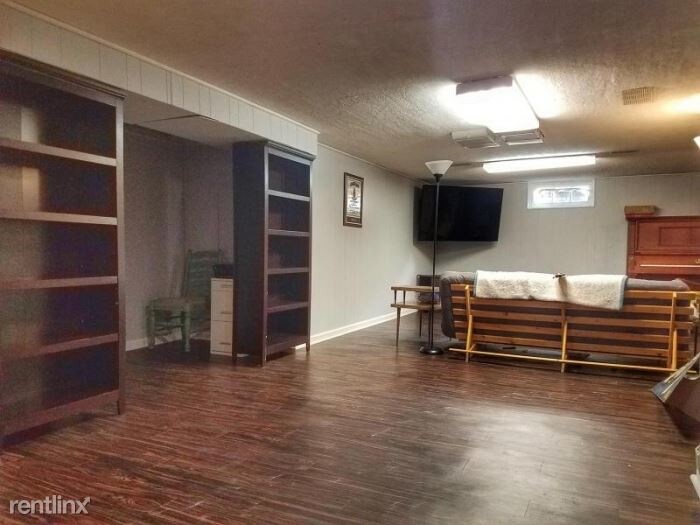 Foto principal - 1011 W Silver Spring Dr