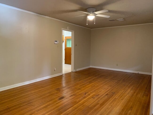 Building Photo - 4511 Greenway Dr
