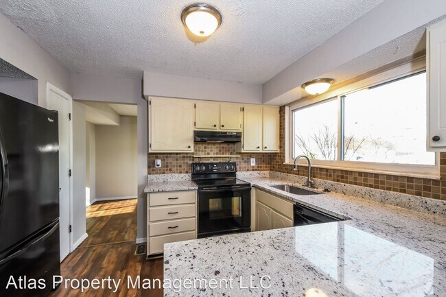 Foto del edificio - 4 br, 2.5 bath House - 950 Whispering Ridg...