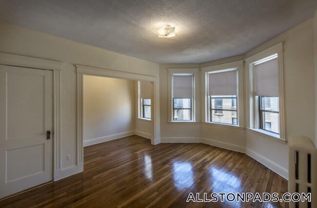 Building Photo - 1144 Commonwealth Ave