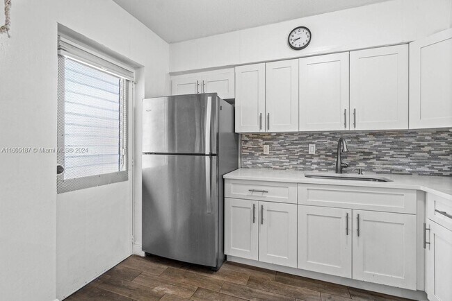 Foto del edificio - 260 NW 19th St