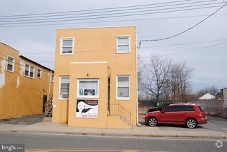 Building Photo - 5 E Main St
