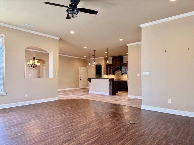 Foto del edificio - House For Rent