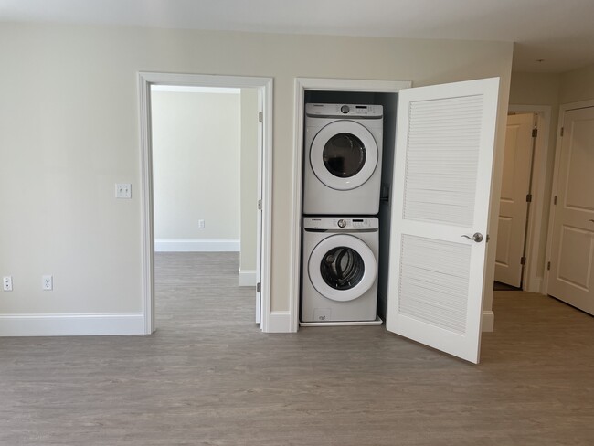 Building Photo - Brookside Apartments