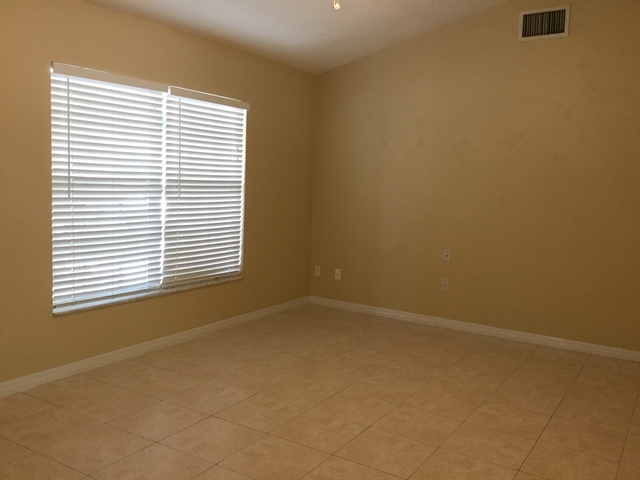 Foto del edificio - 832 Forestwood Dr