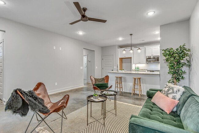 Sala de estar - 1022 Sharpe Ave