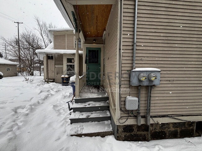 Building Photo - 1522 Broadway Ave NW