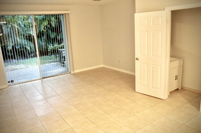 Building Photo - 3733 Sonoma Dr