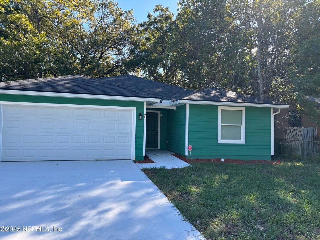 Foto principal - 951 Superior St