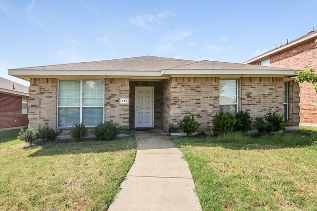 Building Photo - 829 Clear Creek Dr