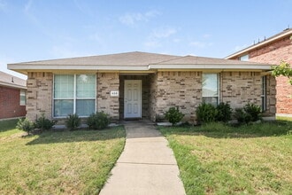 Building Photo - 829 Clear Creek Dr