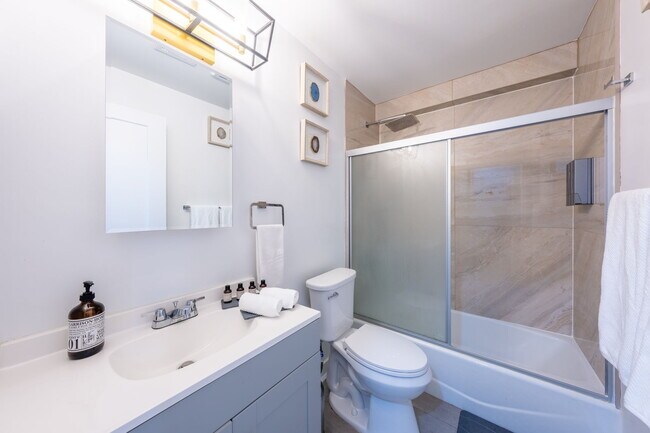 Foto del edificio - 782 Grand St