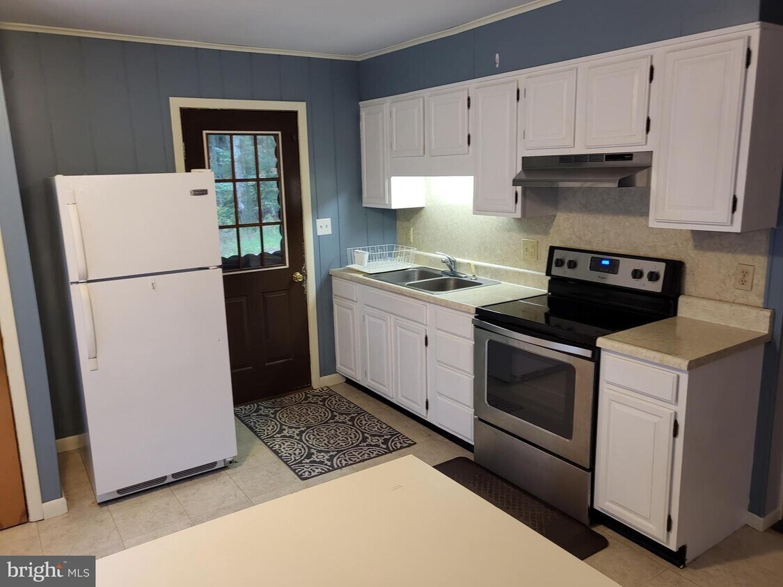 24 Greenhouse Ln, New Ringgold, PA 17960 House Rental in New Ringgold
