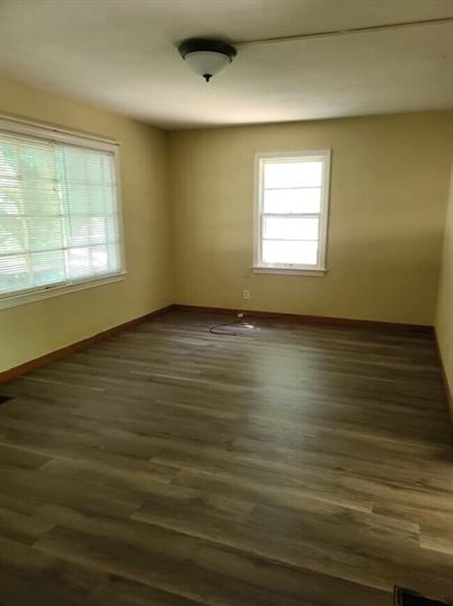 Foto del edificio - 1411 Greenbriar Dr