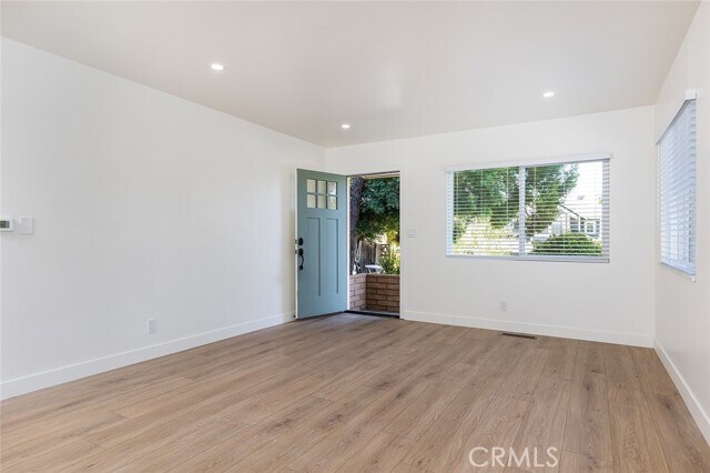 Foto del edificio - 247 E Laurel Ave