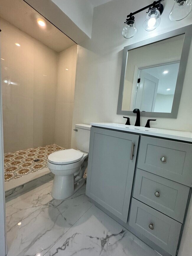 Foto del edificio - 2340 SW 19th Ave